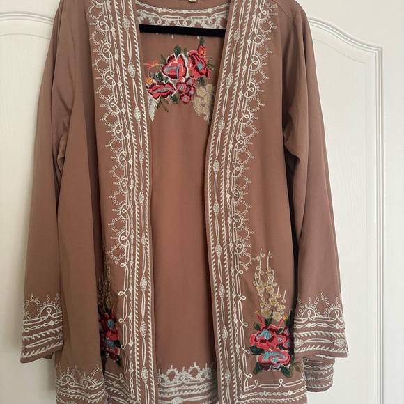 Embroidered Dusty Rose Tunic Made in India - Picture 5 of 6